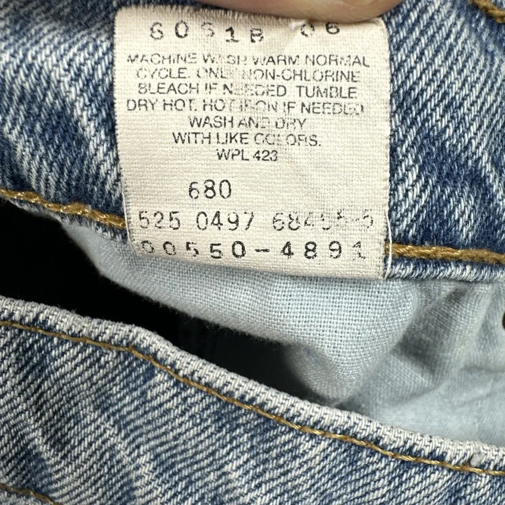 Vintage Levis 550 Relaxed Fit Jeans Men's 36x31(34x31) Light Wash Made In USA